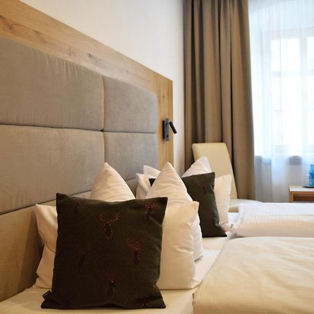 קינדינג Hotel Zum Braeu מראה חיצוני תמונה