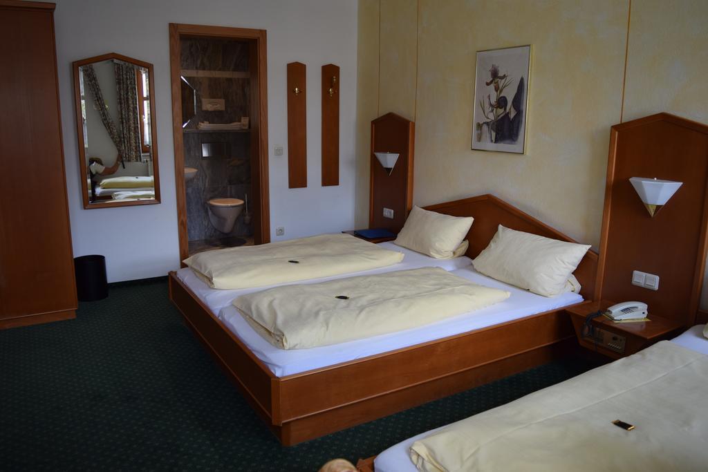 קינדינג Hotel Zum Braeu חדר תמונה