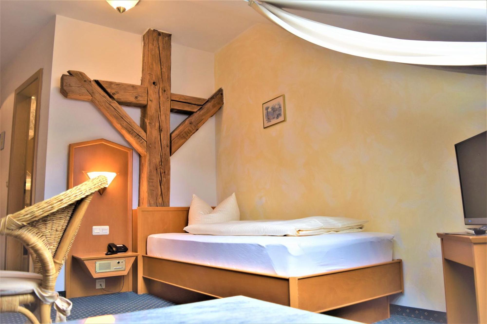 קינדינג Hotel Zum Braeu מראה חיצוני תמונה