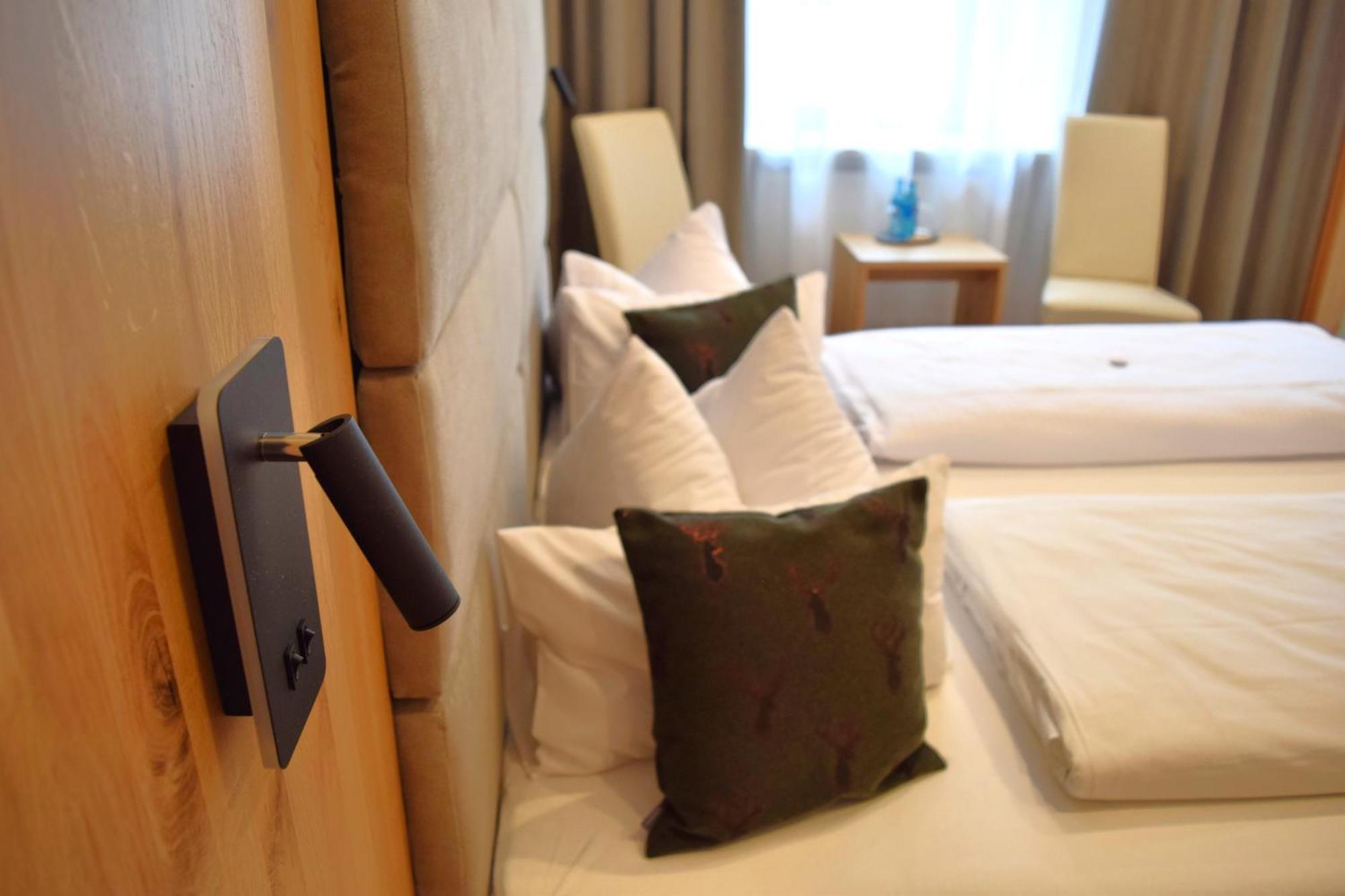 קינדינג Hotel Zum Braeu מראה חיצוני תמונה