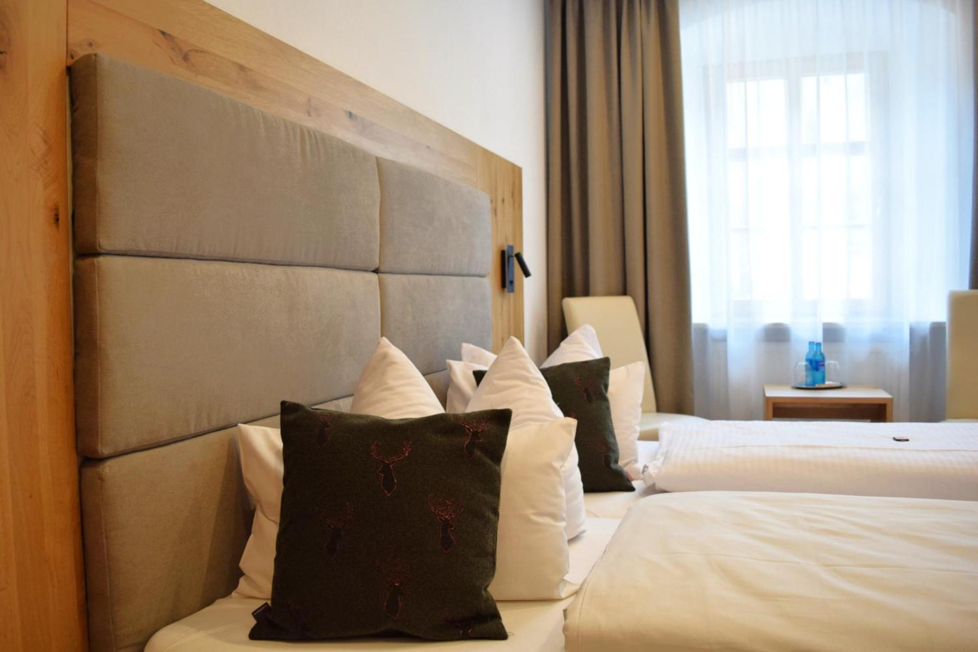 קינדינג Hotel Zum Braeu מראה חיצוני תמונה