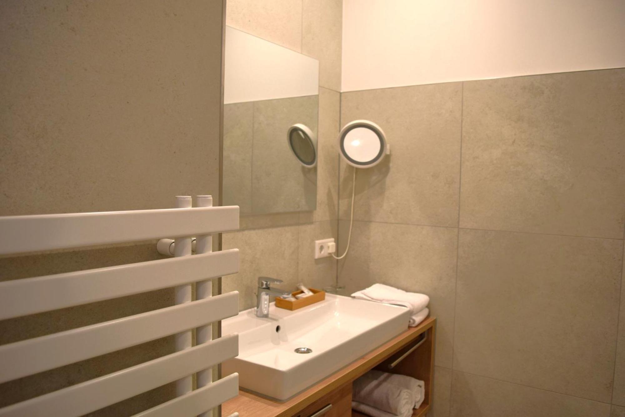 קינדינג Hotel Zum Braeu מראה חיצוני תמונה